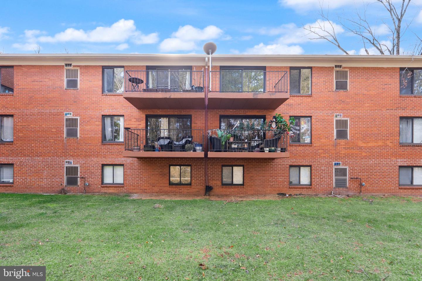 125-L CLUBHOUSE DR SW #L-9, LEESBURG, Virginia 20175, 2 Bedrooms Bedrooms, ,1 BathroomBathrooms,Residential,For sale,125-L CLUBHOUSE DR SW #L-9,VALO2113820 MLS # VALO2113820