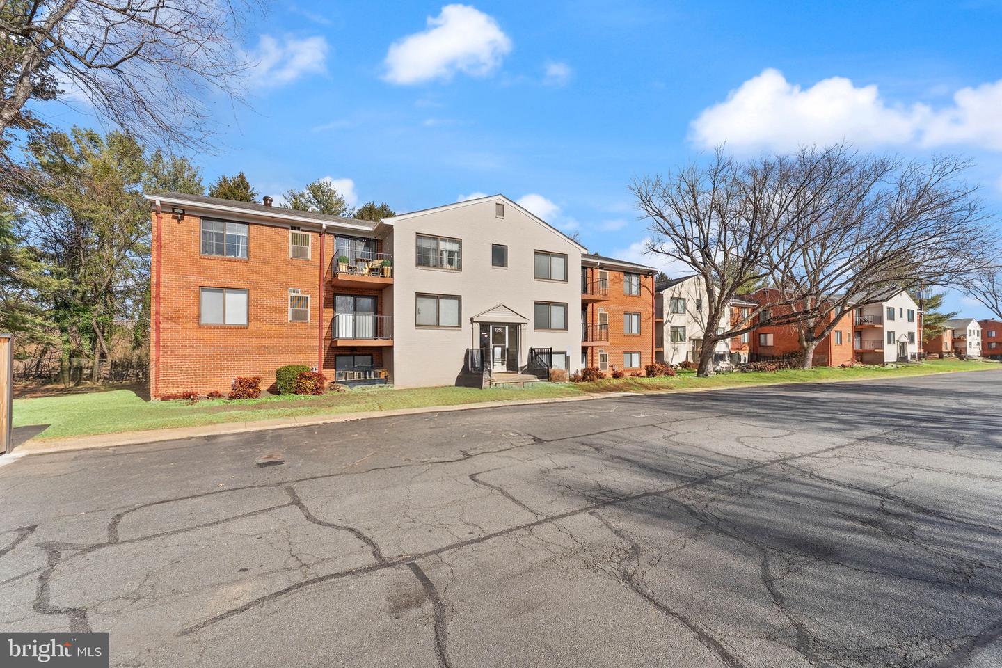 125-L CLUBHOUSE DR SW #L-9, LEESBURG, Virginia 20175, 2 Bedrooms Bedrooms, ,1 BathroomBathrooms,Residential,For sale,125-L CLUBHOUSE DR SW #L-9,VALO2113820 MLS # VALO2113820