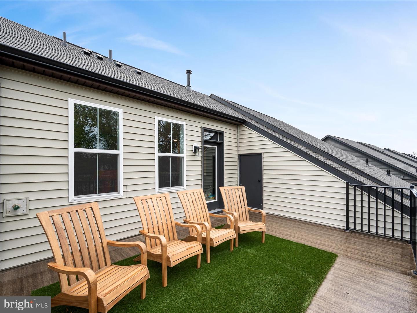 22976 COPPER TREE TER, ASHBURN, Virginia 20148, 3 Bedrooms Bedrooms, ,3 BathroomsBathrooms,Residential,For sale,22976 COPPER TREE TER,VALO2113824 MLS # VALO2113824