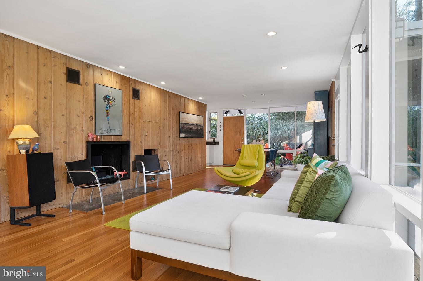 2205 PAUL SPRING RD, ALEXANDRIA, Virginia 22307, 3 Bedrooms Bedrooms, ,2 BathroomsBathrooms,Residential,For sale,2205 PAUL SPRING RD,VAFX2285402 MLS # VAFX2285402