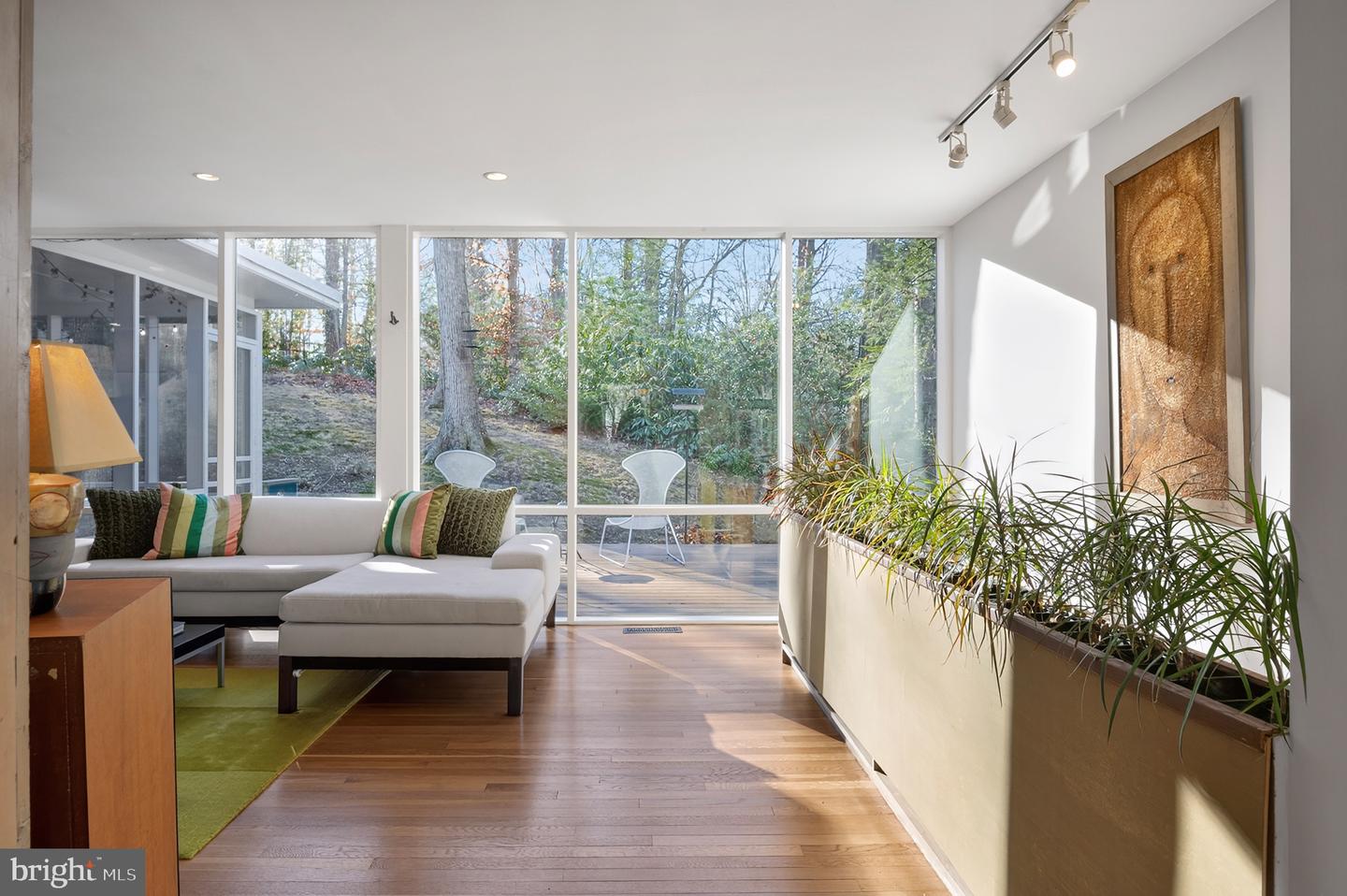 2205 PAUL SPRING RD, ALEXANDRIA, Virginia 22307, 3 Bedrooms Bedrooms, ,2 BathroomsBathrooms,Residential,For sale,2205 PAUL SPRING RD,VAFX2285402 MLS # VAFX2285402