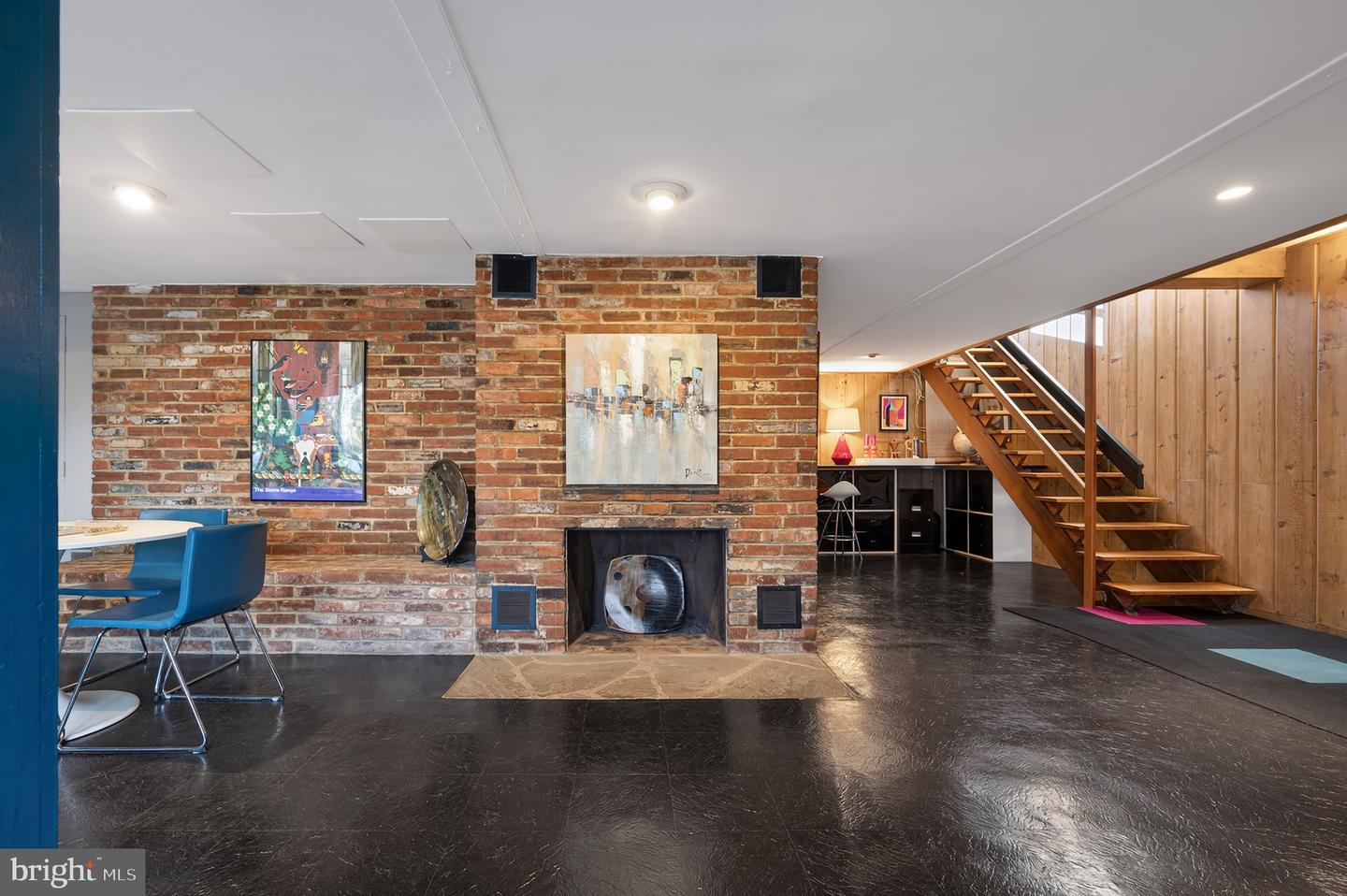 2205 PAUL SPRING RD, ALEXANDRIA, Virginia 22307, 3 Bedrooms Bedrooms, ,2 BathroomsBathrooms,Residential,For sale,2205 PAUL SPRING RD,VAFX2285402 MLS # VAFX2285402