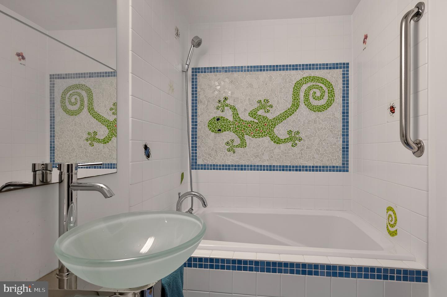 2205 PAUL SPRING RD, ALEXANDRIA, Virginia 22307, 3 Bedrooms Bedrooms, ,2 BathroomsBathrooms,Residential,For sale,2205 PAUL SPRING RD,VAFX2285402 MLS # VAFX2285402