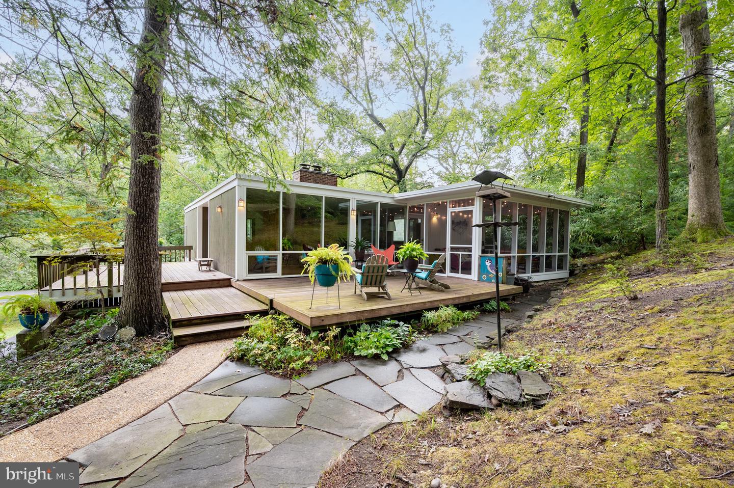 2205 PAUL SPRING RD, ALEXANDRIA, Virginia 22307, 3 Bedrooms Bedrooms, ,2 BathroomsBathrooms,Residential,For sale,2205 PAUL SPRING RD,VAFX2285402 MLS # VAFX2285402