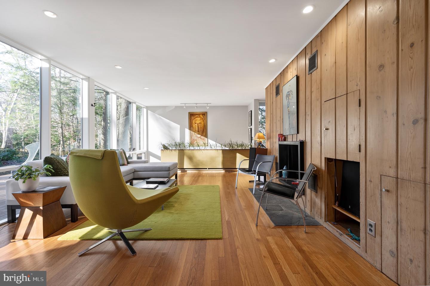 2205 PAUL SPRING RD, ALEXANDRIA, Virginia 22307, 3 Bedrooms Bedrooms, ,2 BathroomsBathrooms,Residential,For sale,2205 PAUL SPRING RD,VAFX2285402 MLS # VAFX2285402