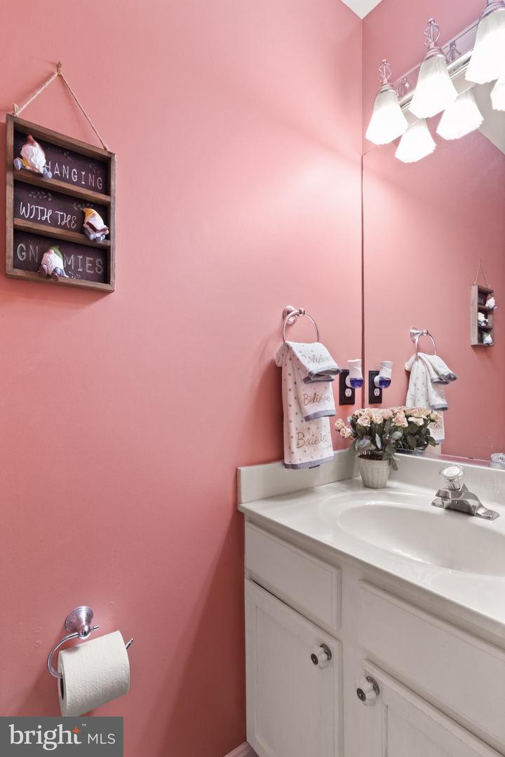 6914 VERSAILLE DR, FREDERICKSBURG, Virginia 22407, 5 Bedrooms Bedrooms, ,3 BathroomsBathrooms,Residential,For sale,6914 VERSAILLE DR,VASP2038578 MLS # VASP2038578