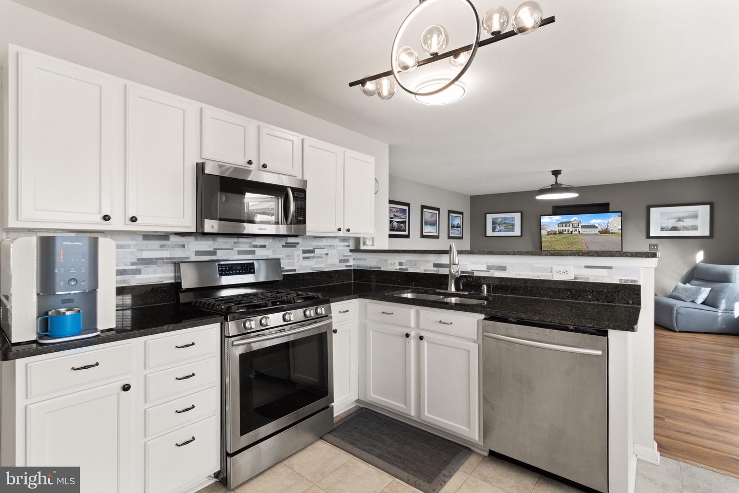 6914 VERSAILLE DR, FREDERICKSBURG, Virginia 22407, 5 Bedrooms Bedrooms, ,3 BathroomsBathrooms,Residential,For sale,6914 VERSAILLE DR,VASP2038578 MLS # VASP2038578