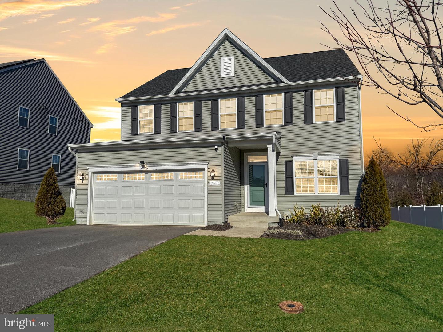 213 PRESTIGE WAY, STAFFORD, Virginia 22554, 5 Bedrooms Bedrooms, ,3 BathroomsBathrooms,Residential,For sale,213 PRESTIGE WAY,VAST2045214 MLS # VAST2045214