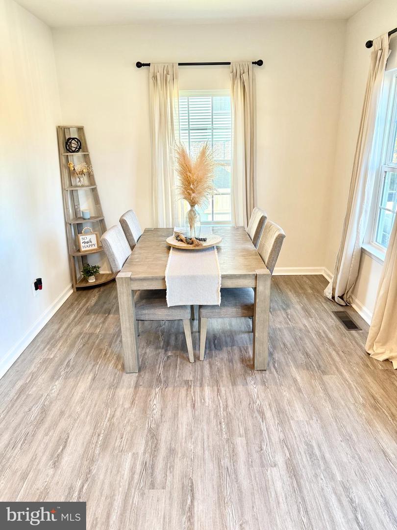 213 PRESTIGE WAY, STAFFORD, Virginia 22554, 5 Bedrooms Bedrooms, ,3 BathroomsBathrooms,Residential,For sale,213 PRESTIGE WAY,VAST2045214 MLS # VAST2045214