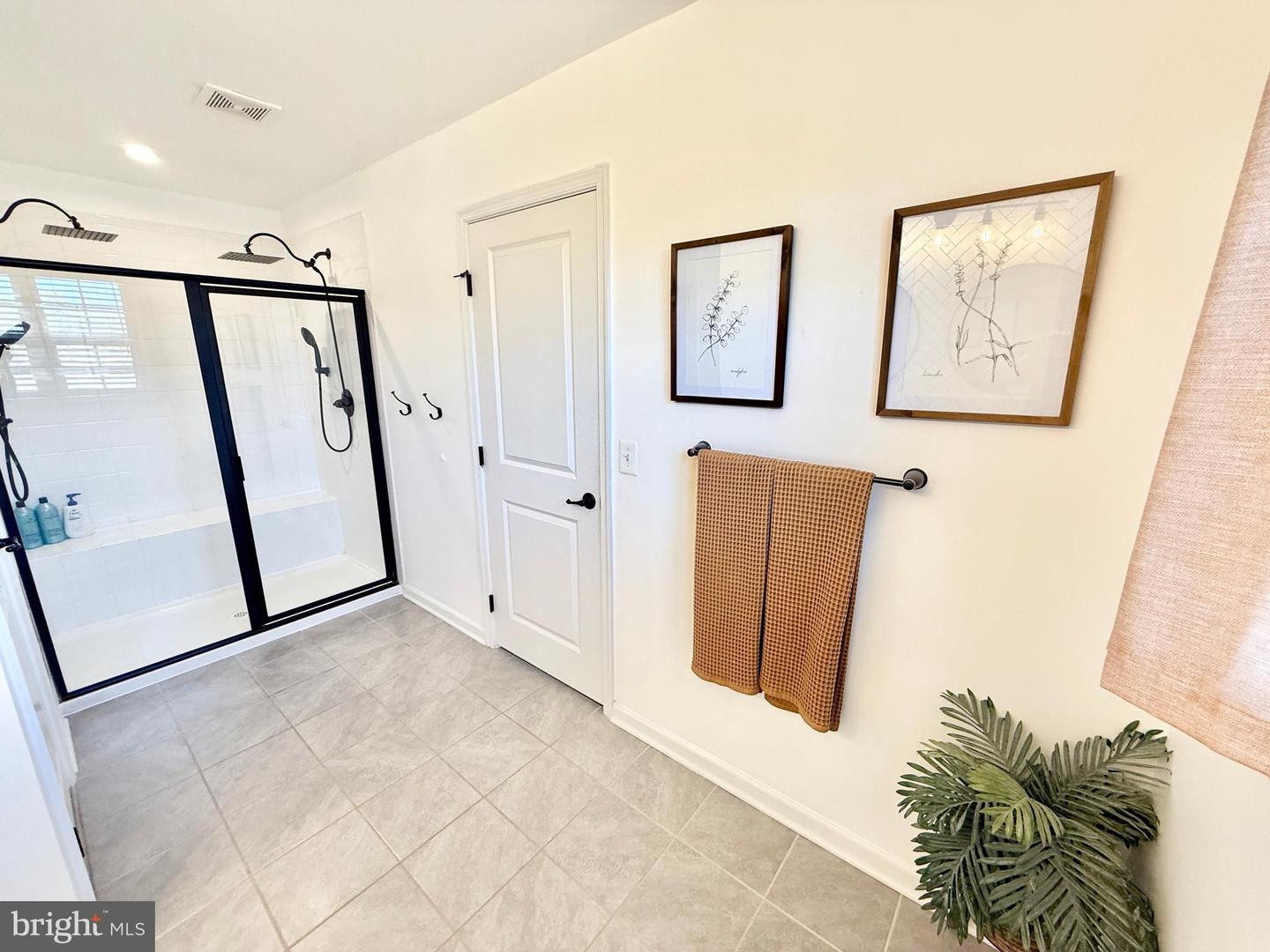 213 PRESTIGE WAY, STAFFORD, Virginia 22554, 5 Bedrooms Bedrooms, ,3 BathroomsBathrooms,Residential,For sale,213 PRESTIGE WAY,VAST2045214 MLS # VAST2045214