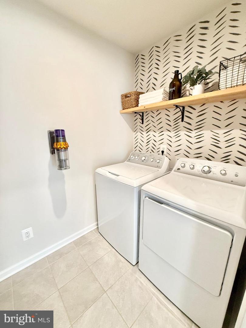 213 PRESTIGE WAY, STAFFORD, Virginia 22554, 5 Bedrooms Bedrooms, ,3 BathroomsBathrooms,Residential,For sale,213 PRESTIGE WAY,VAST2045214 MLS # VAST2045214