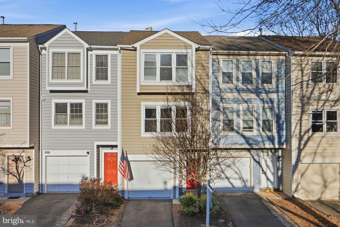 6156 GLEN EAGLES CT #28, FALLS CHURCH, Virginia 22044, 2 Bedrooms Bedrooms, ,2 BathroomsBathrooms,Residential,For sale,6156 GLEN EAGLES CT #28,VAFX2285496 MLS # VAFX2285496