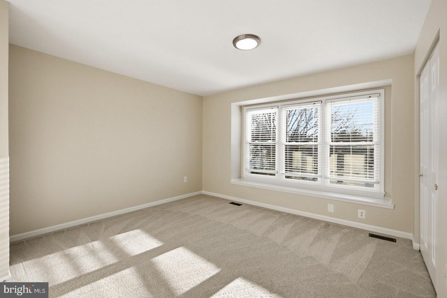 6156 GLEN EAGLES CT #28, FALLS CHURCH, Virginia 22044, 2 Bedrooms Bedrooms, ,2 BathroomsBathrooms,Residential,For sale,6156 GLEN EAGLES CT #28,VAFX2285496 MLS # VAFX2285496