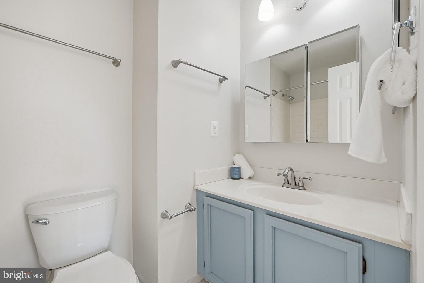 6156 GLEN EAGLES CT #28, FALLS CHURCH, Virginia 22044, 2 Bedrooms Bedrooms, ,2 BathroomsBathrooms,Residential,For sale,6156 GLEN EAGLES CT #28,VAFX2285496 MLS # VAFX2285496