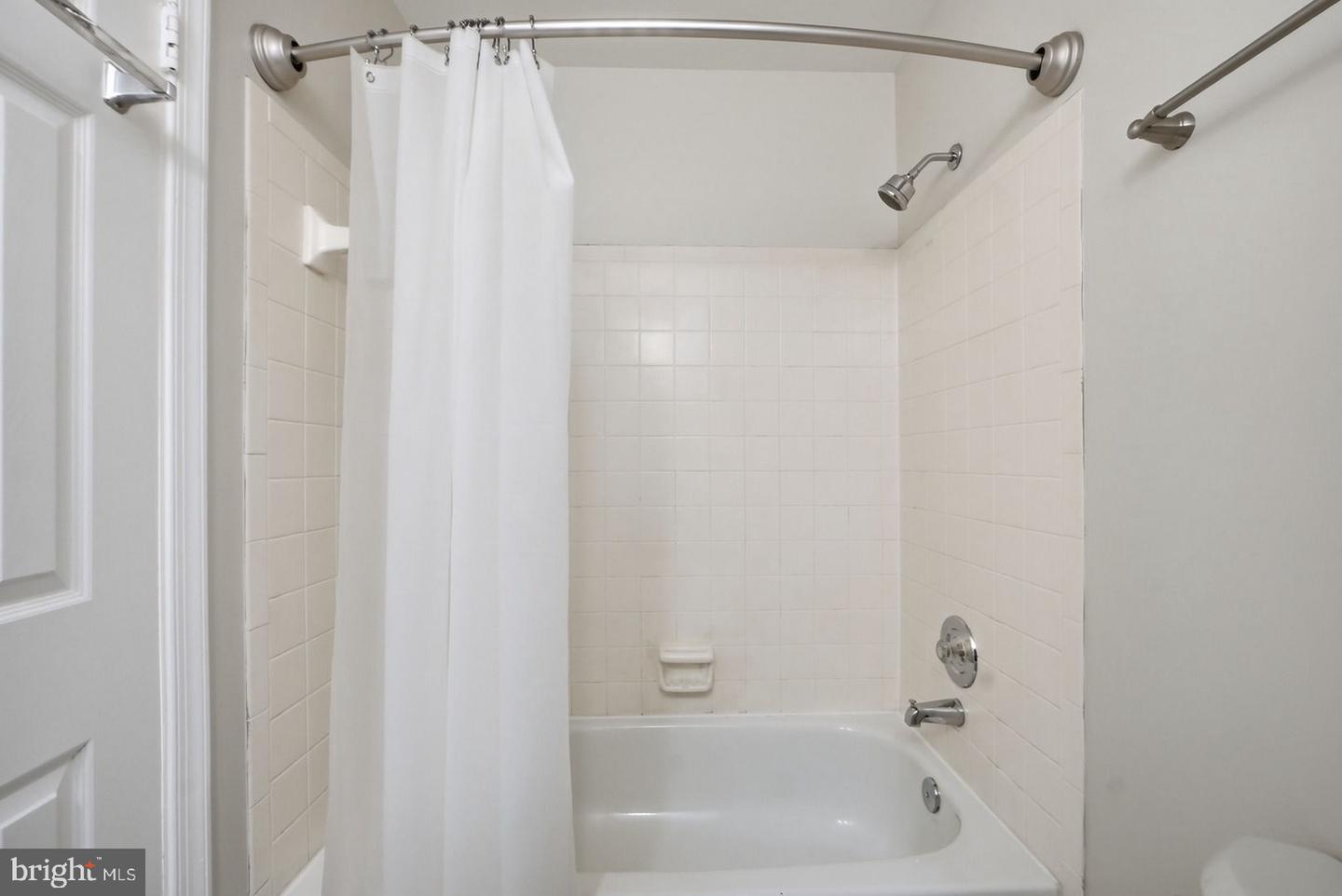 6156 GLEN EAGLES CT #28, FALLS CHURCH, Virginia 22044, 2 Bedrooms Bedrooms, ,2 BathroomsBathrooms,Residential,For sale,6156 GLEN EAGLES CT #28,VAFX2285496 MLS # VAFX2285496