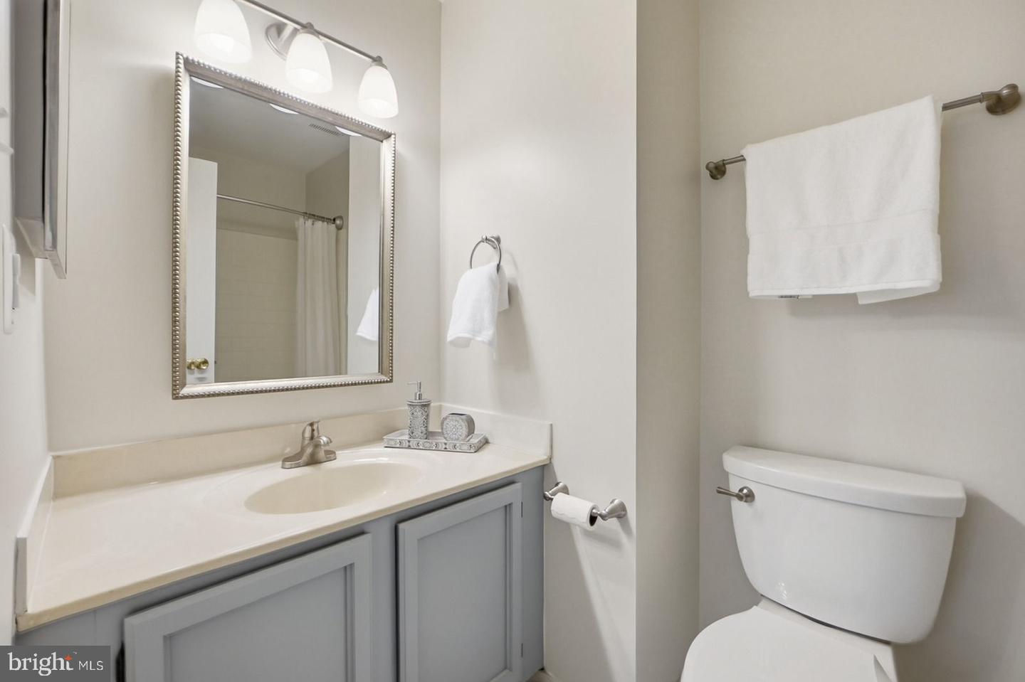 6156 GLEN EAGLES CT #28, FALLS CHURCH, Virginia 22044, 2 Bedrooms Bedrooms, ,2 BathroomsBathrooms,Residential,For sale,6156 GLEN EAGLES CT #28,VAFX2285496 MLS # VAFX2285496