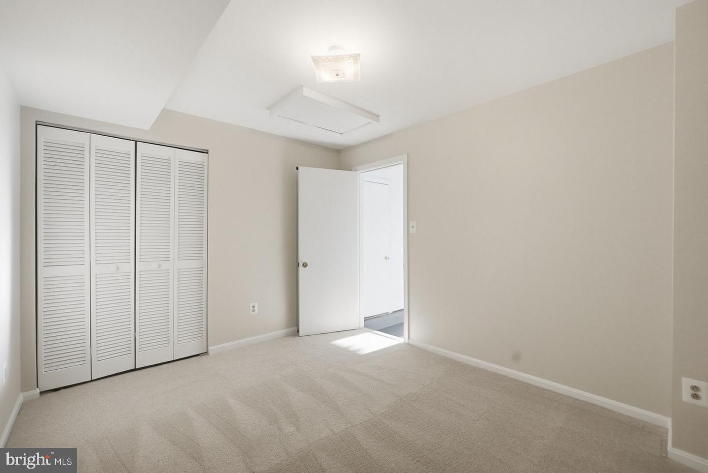 6156 GLEN EAGLES CT #28, FALLS CHURCH, Virginia 22044, 2 Bedrooms Bedrooms, ,2 BathroomsBathrooms,Residential,For sale,6156 GLEN EAGLES CT #28,VAFX2285496 MLS # VAFX2285496