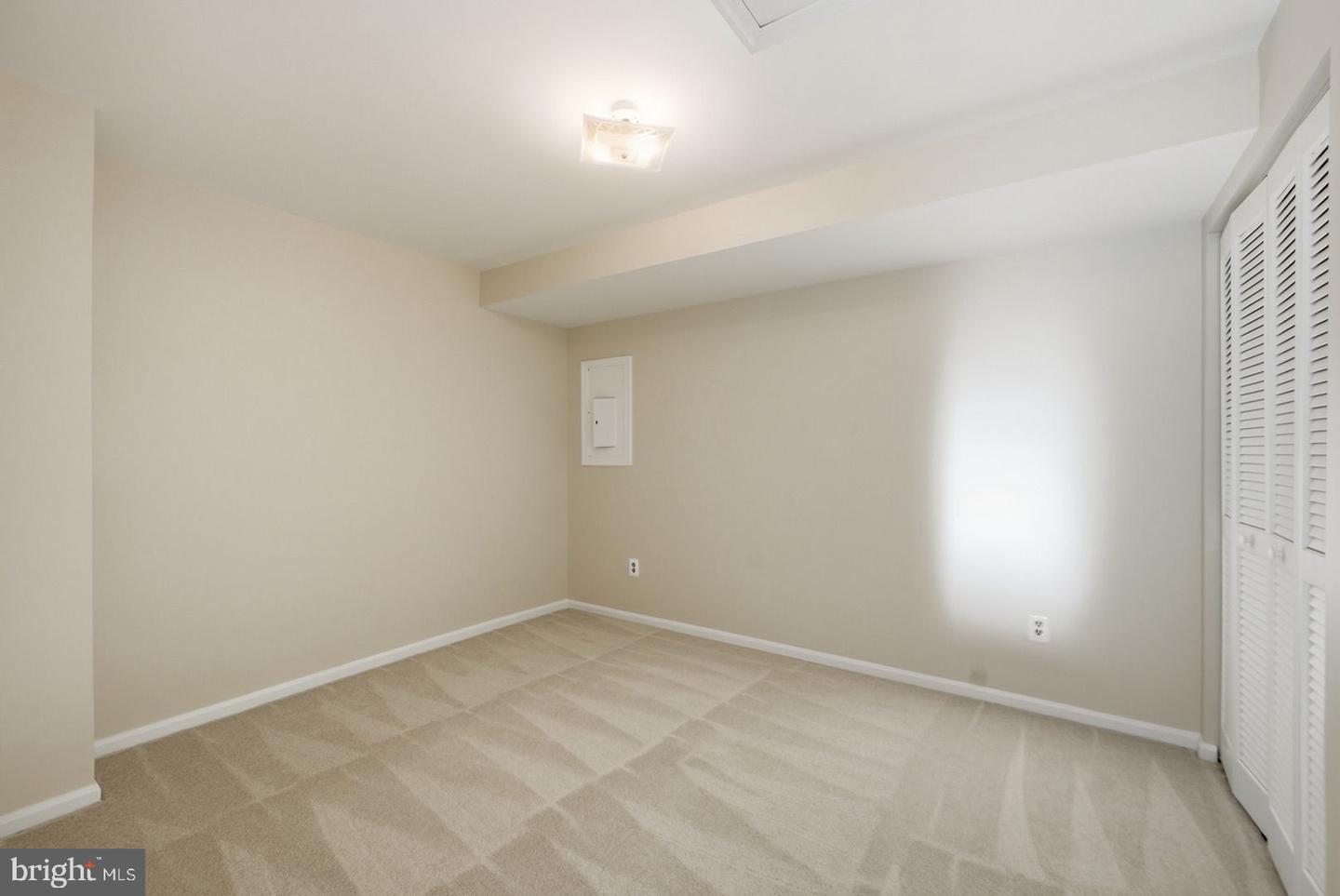 6156 GLEN EAGLES CT #28, FALLS CHURCH, Virginia 22044, 2 Bedrooms Bedrooms, ,2 BathroomsBathrooms,Residential,For sale,6156 GLEN EAGLES CT #28,VAFX2285496 MLS # VAFX2285496