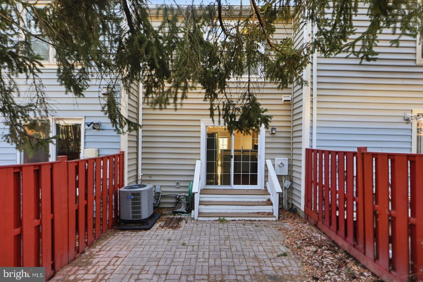 6156 GLEN EAGLES CT #28, FALLS CHURCH, Virginia 22044, 2 Bedrooms Bedrooms, ,2 BathroomsBathrooms,Residential,For sale,6156 GLEN EAGLES CT #28,VAFX2285496 MLS # VAFX2285496