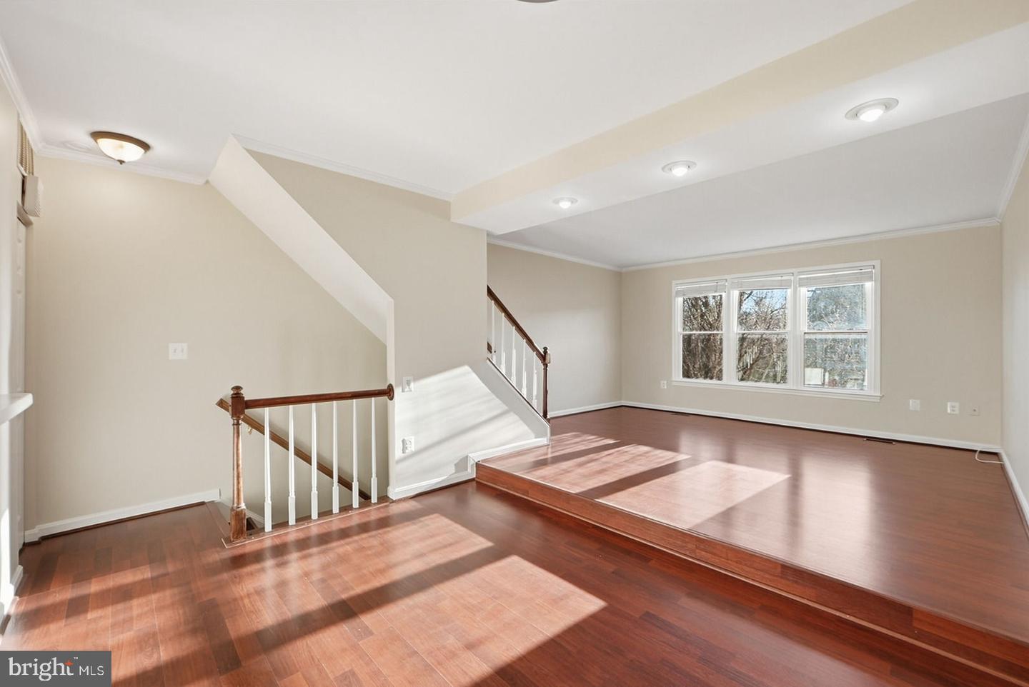 6156 GLEN EAGLES CT #28, FALLS CHURCH, Virginia 22044, 2 Bedrooms Bedrooms, ,2 BathroomsBathrooms,Residential,For sale,6156 GLEN EAGLES CT #28,VAFX2285496 MLS # VAFX2285496