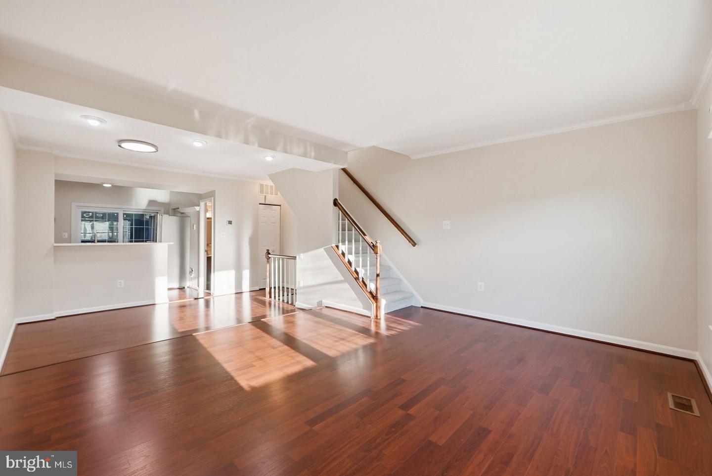 6156 GLEN EAGLES CT #28, FALLS CHURCH, Virginia 22044, 2 Bedrooms Bedrooms, ,2 BathroomsBathrooms,Residential,For sale,6156 GLEN EAGLES CT #28,VAFX2285496 MLS # VAFX2285496