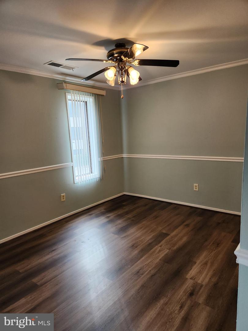 521 FLORIDA AVE #102, HERNDON, Virginia 20170, 2 Bedrooms Bedrooms, ,2 BathroomsBathrooms,Residential,For sale,521 FLORIDA AVE #102,VAFX2285502 MLS # VAFX2285502