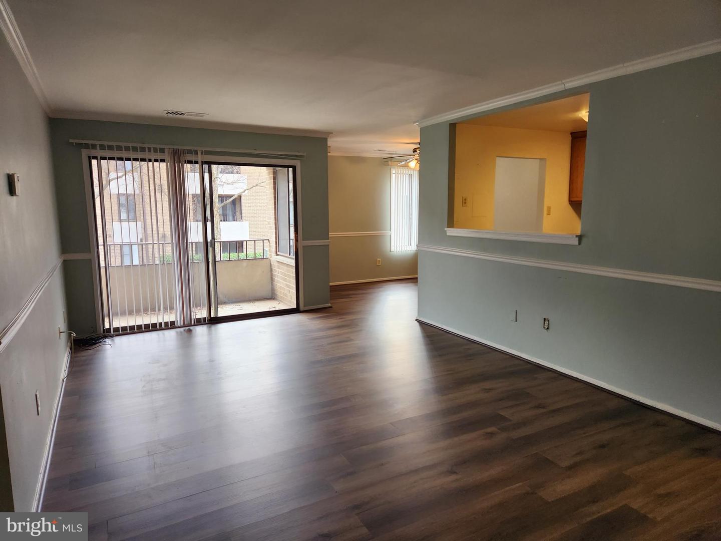 521 FLORIDA AVE #102, HERNDON, Virginia 20170, 2 Bedrooms Bedrooms, ,2 BathroomsBathrooms,Residential,For sale,521 FLORIDA AVE #102,VAFX2285502 MLS # VAFX2285502