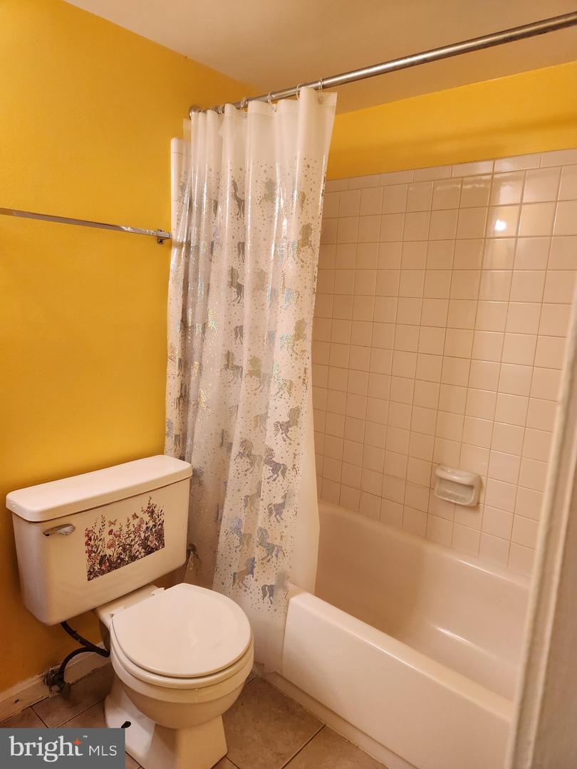 521 FLORIDA AVE #102, HERNDON, Virginia 20170, 2 Bedrooms Bedrooms, ,2 BathroomsBathrooms,Residential,For sale,521 FLORIDA AVE #102,VAFX2285502 MLS # VAFX2285502