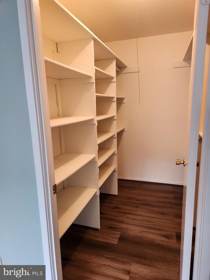 521 FLORIDA AVE #102, HERNDON, Virginia 20170, 2 Bedrooms Bedrooms, ,2 BathroomsBathrooms,Residential,For sale,521 FLORIDA AVE #102,VAFX2285502 MLS # VAFX2285502