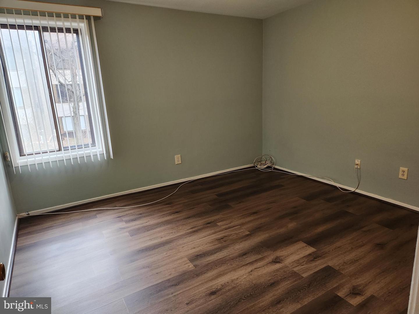 521 FLORIDA AVE #102, HERNDON, Virginia 20170, 2 Bedrooms Bedrooms, ,2 BathroomsBathrooms,Residential,For sale,521 FLORIDA AVE #102,VAFX2285502 MLS # VAFX2285502