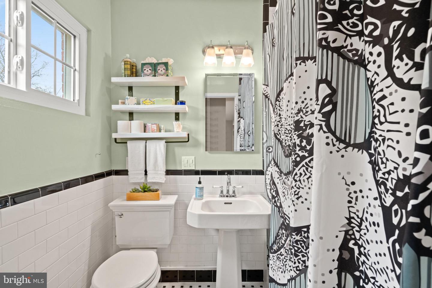 1649 FITZGERALD LN, ALEXANDRIA, Virginia 22302, 1 Bedroom Bedrooms, ,1 BathroomBathrooms,Residential,For sale,1649 FITZGERALD LN,VAAX2053090 MLS # VAAX2053090