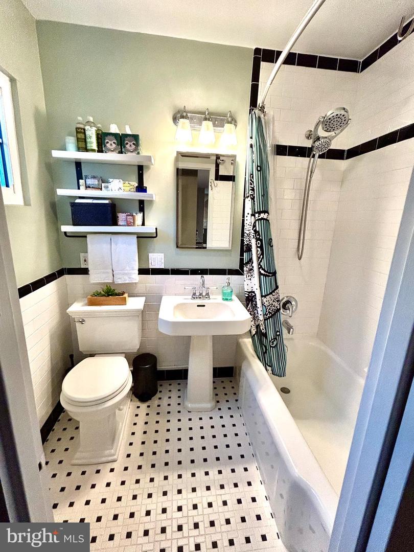 1649 FITZGERALD LN, ALEXANDRIA, Virginia 22302, 1 Bedroom Bedrooms, ,1 BathroomBathrooms,Residential,For sale,1649 FITZGERALD LN,VAAX2053090 MLS # VAAX2053090