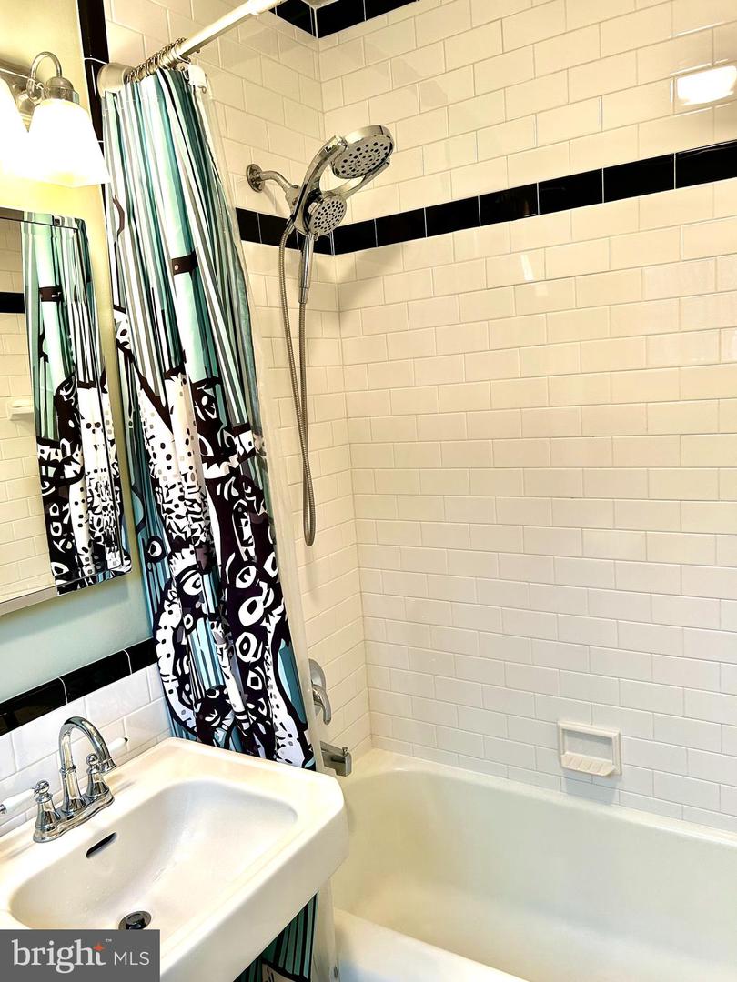 1649 FITZGERALD LN, ALEXANDRIA, Virginia 22302, 1 Bedroom Bedrooms, ,1 BathroomBathrooms,Residential,For sale,1649 FITZGERALD LN,VAAX2053090 MLS # VAAX2053090