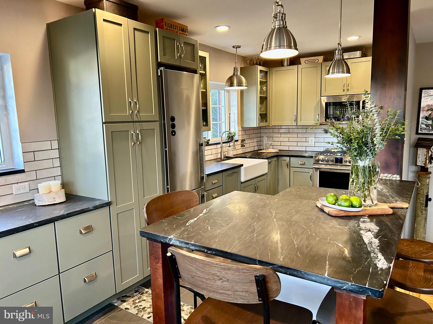 1649 FITZGERALD LN, ALEXANDRIA, Virginia 22302, 1 Bedroom Bedrooms, ,1 BathroomBathrooms,Residential,For sale,1649 FITZGERALD LN,VAAX2053090 MLS # VAAX2053090