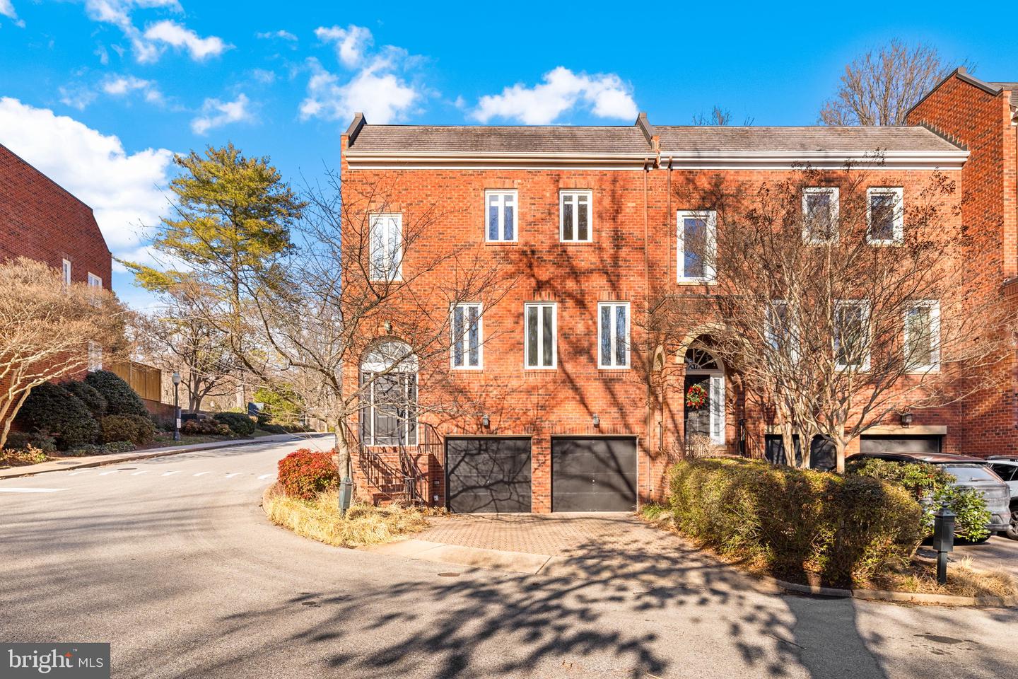 3988 GEORGETOWN CT NW, WASHINGTON, District Of Columbia 20007, 4 Bedrooms Bedrooms, ,3 BathroomsBathrooms,Residential,For sale,3988 GEORGETOWN CT NW,DCDC2241250 MLS # DCDC2241250