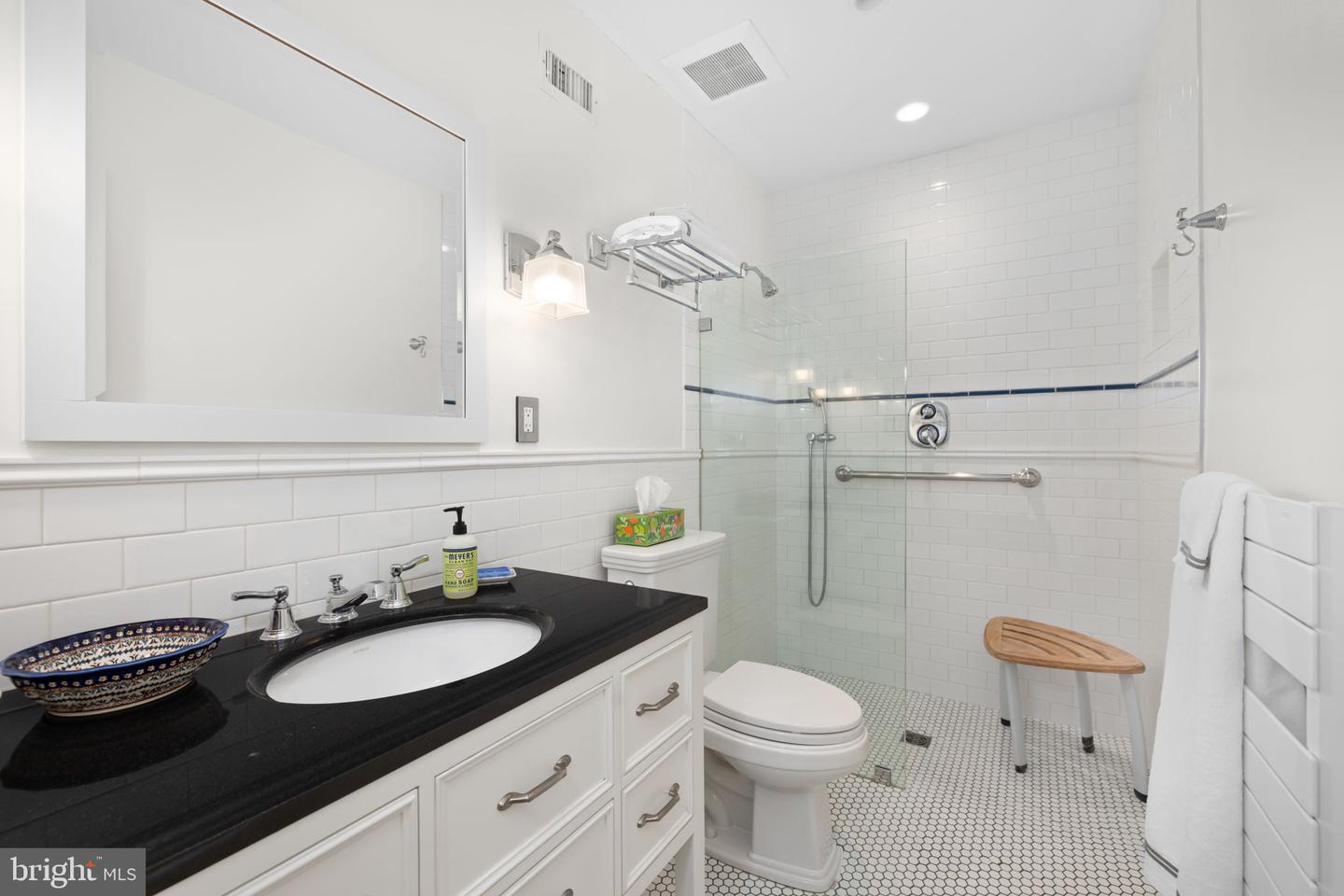 3988 GEORGETOWN CT NW, WASHINGTON, District Of Columbia 20007, 4 Bedrooms Bedrooms, ,3 BathroomsBathrooms,Residential,For sale,3988 GEORGETOWN CT NW,DCDC2241250 MLS # DCDC2241250