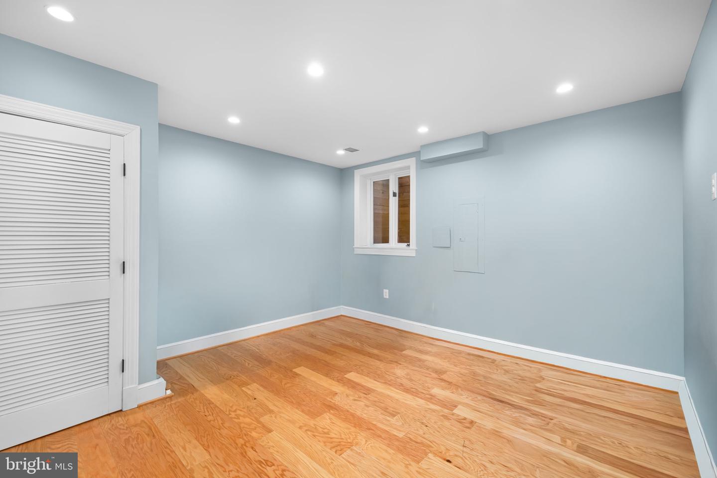 3988 GEORGETOWN CT NW, WASHINGTON, District Of Columbia 20007, 4 Bedrooms Bedrooms, ,3 BathroomsBathrooms,Residential,For sale,3988 GEORGETOWN CT NW,DCDC2241250 MLS # DCDC2241250