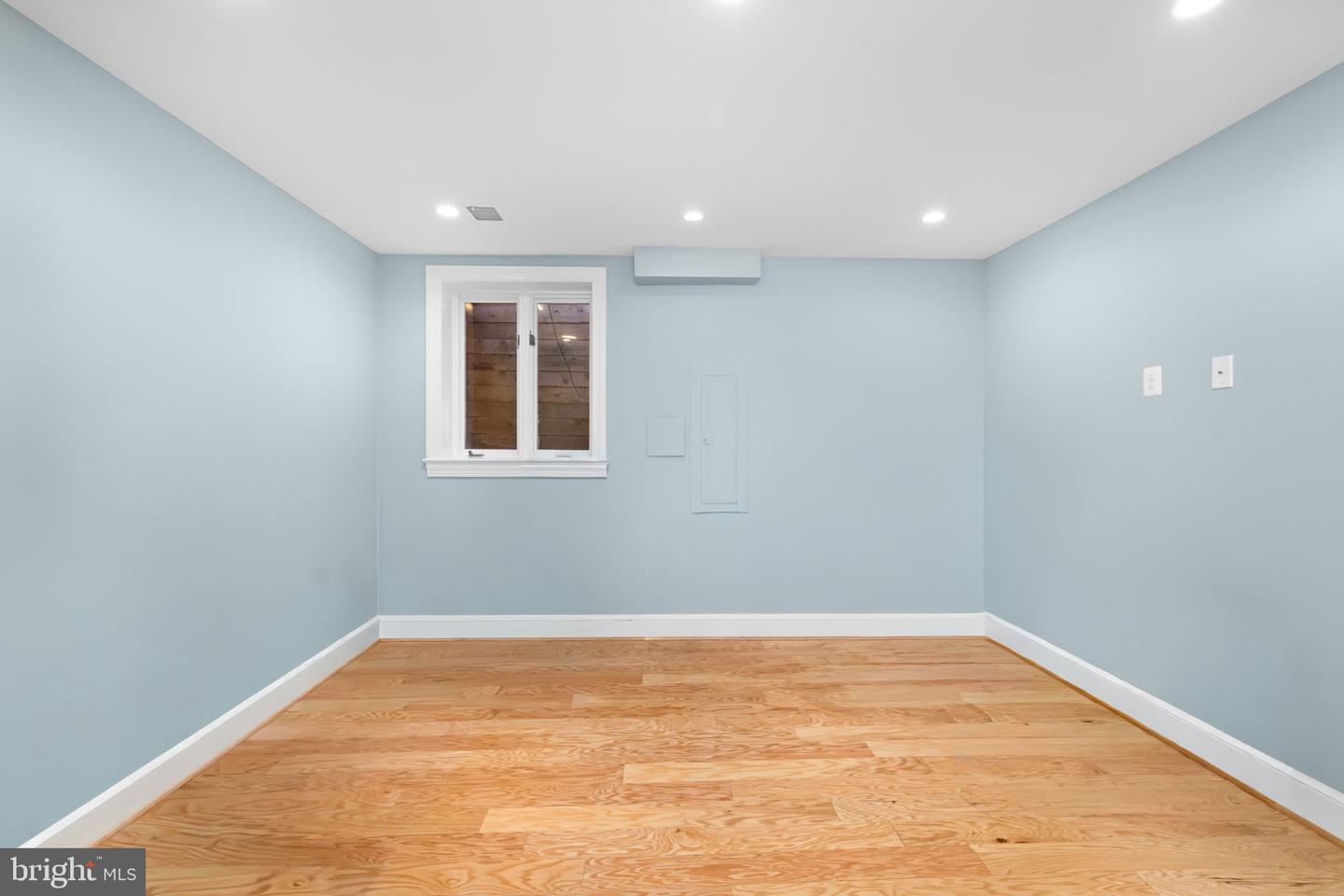 3988 GEORGETOWN CT NW, WASHINGTON, District Of Columbia 20007, 4 Bedrooms Bedrooms, ,3 BathroomsBathrooms,Residential,For sale,3988 GEORGETOWN CT NW,DCDC2241250 MLS # DCDC2241250