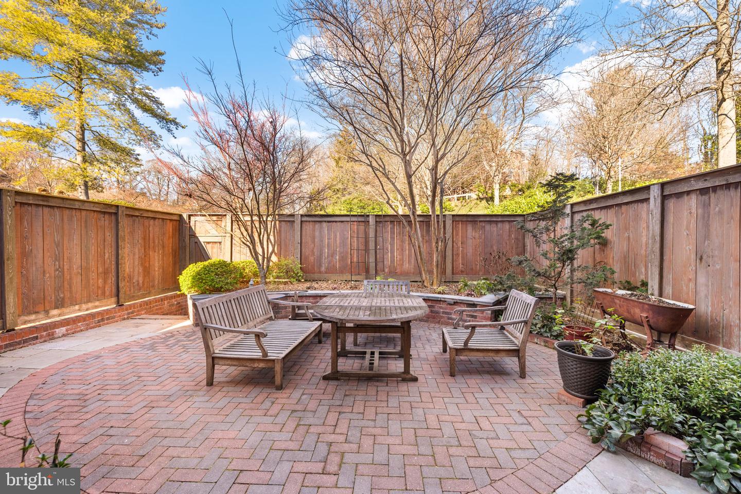 3988 GEORGETOWN CT NW, WASHINGTON, District Of Columbia 20007, 4 Bedrooms Bedrooms, ,3 BathroomsBathrooms,Residential,For sale,3988 GEORGETOWN CT NW,DCDC2241250 MLS # DCDC2241250