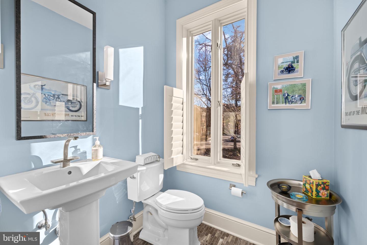 3988 GEORGETOWN CT NW, WASHINGTON, District Of Columbia 20007, 4 Bedrooms Bedrooms, ,3 BathroomsBathrooms,Residential,For sale,3988 GEORGETOWN CT NW,DCDC2241250 MLS # DCDC2241250