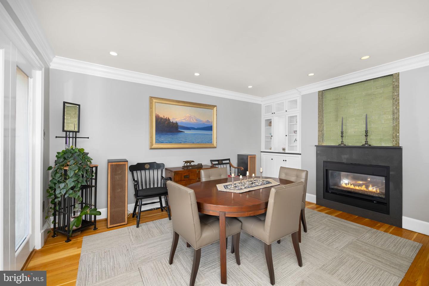 3988 GEORGETOWN CT NW, WASHINGTON, District Of Columbia 20007, 4 Bedrooms Bedrooms, ,3 BathroomsBathrooms,Residential,For sale,3988 GEORGETOWN CT NW,DCDC2241250 MLS # DCDC2241250