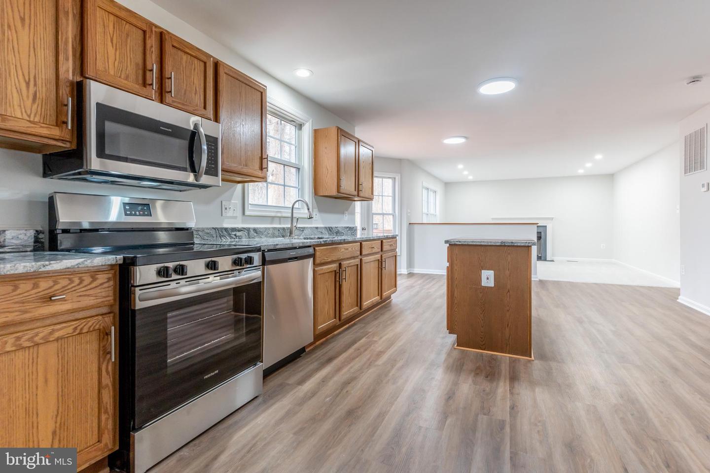 4536 FORESTBURG LN, TRIANGLE, Virginia 22172, 4 Bedrooms Bedrooms, ,3 BathroomsBathrooms,Residential,For sale,4536 FORESTBURG LN,VAPW2110516 MLS # VAPW2110516