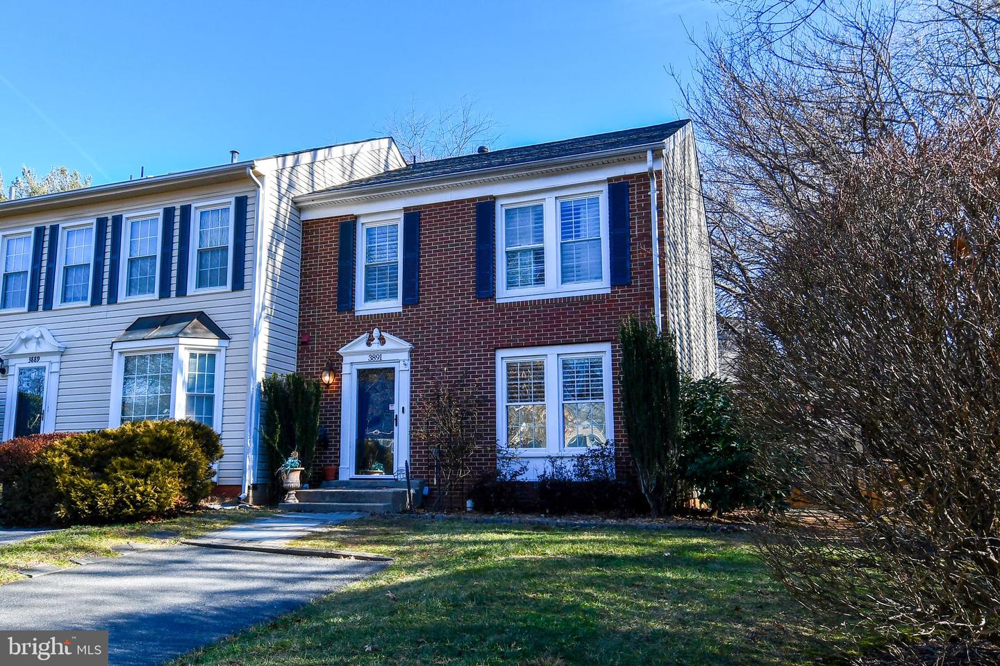 3891 MOHR OAK CT, FAIRFAX, Virginia 22033, 3 Bedrooms Bedrooms, ,3 BathroomsBathrooms,Residential,For sale,3891 MOHR OAK CT,VAFX2285698 MLS # VAFX2285698