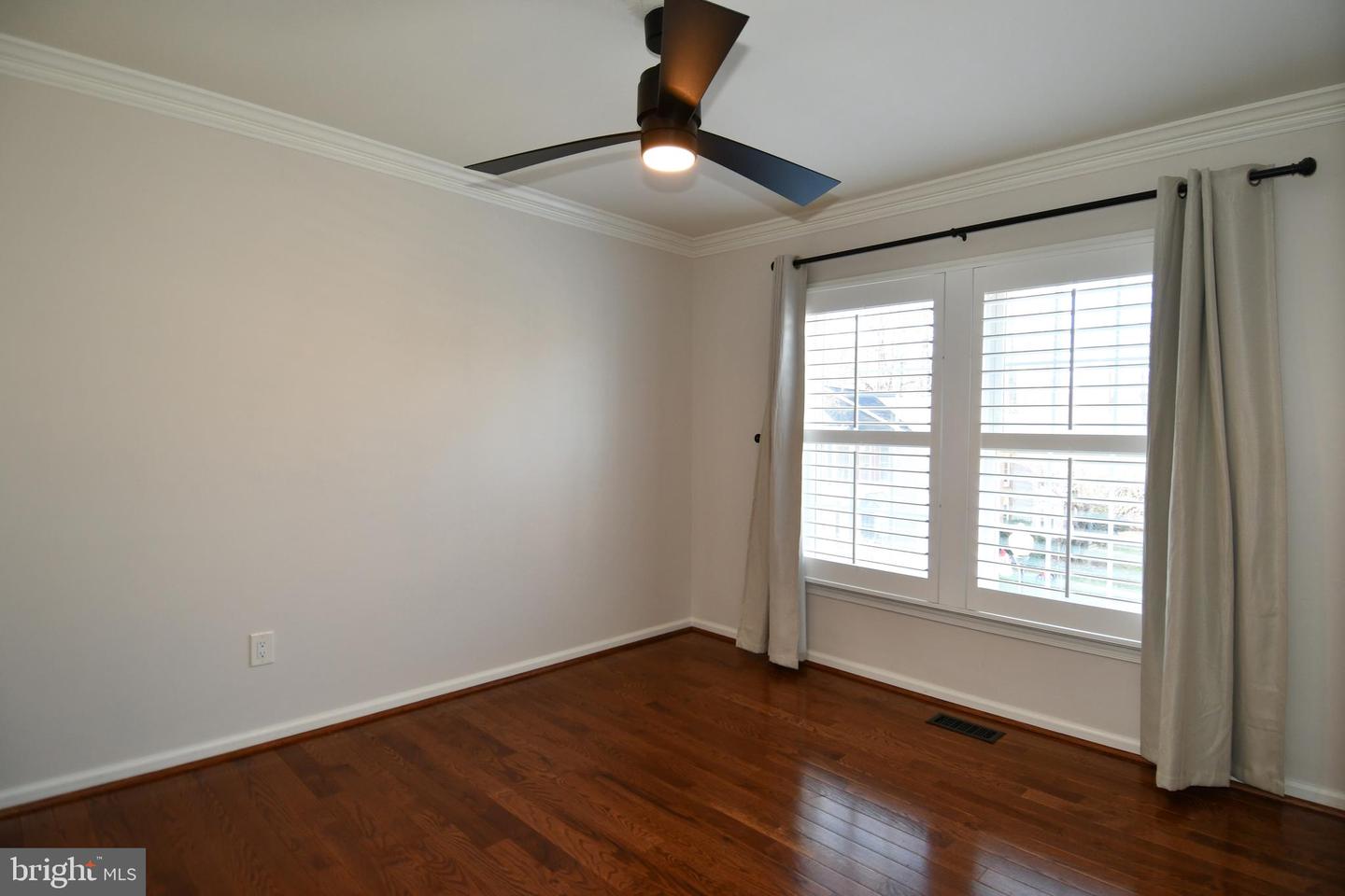 3891 MOHR OAK CT, FAIRFAX, Virginia 22033, 3 Bedrooms Bedrooms, ,3 BathroomsBathrooms,Residential,For sale,3891 MOHR OAK CT,VAFX2285698 MLS # VAFX2285698