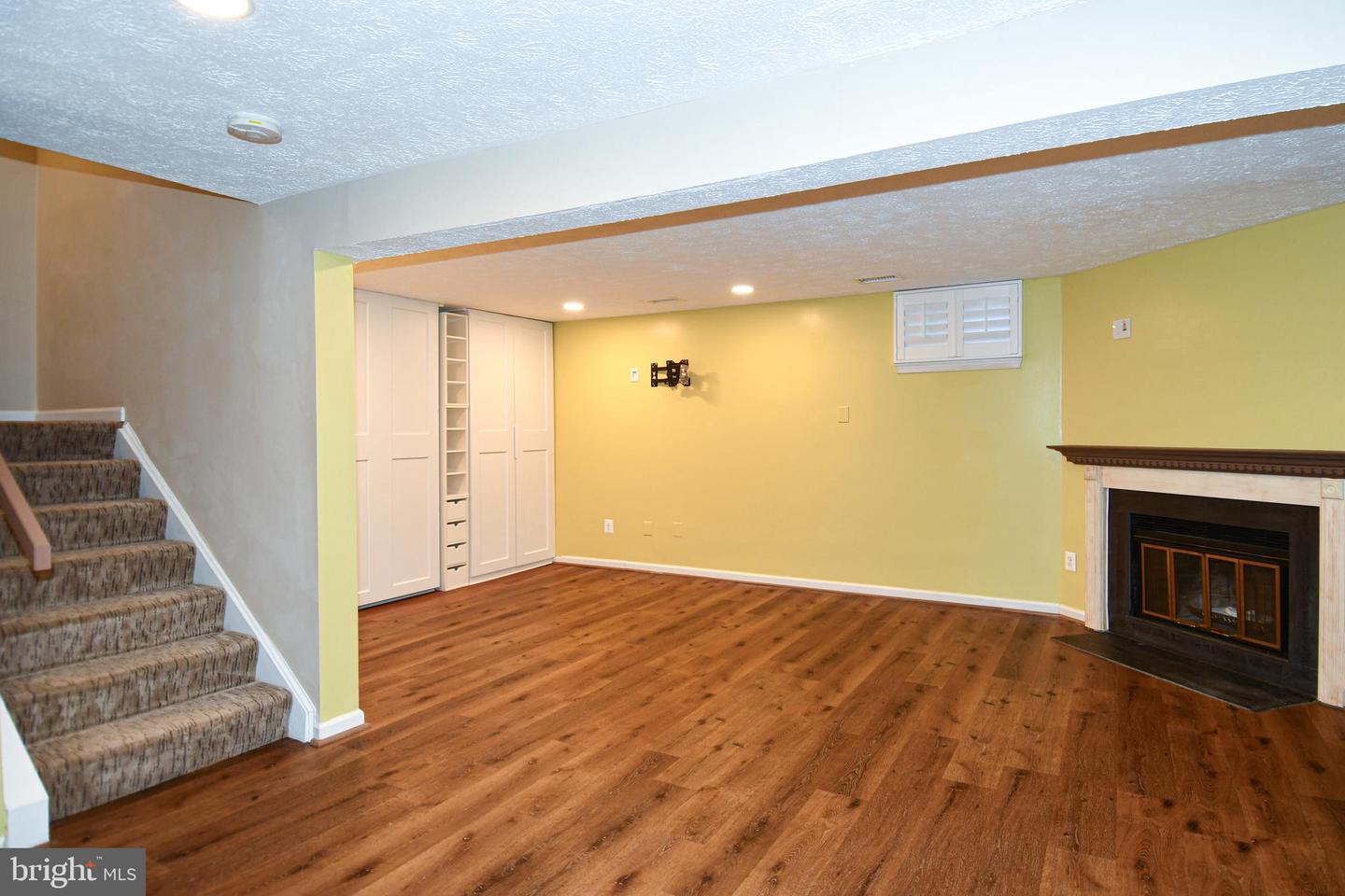 3891 MOHR OAK CT, FAIRFAX, Virginia 22033, 3 Bedrooms Bedrooms, ,3 BathroomsBathrooms,Residential,For sale,3891 MOHR OAK CT,VAFX2285698 MLS # VAFX2285698