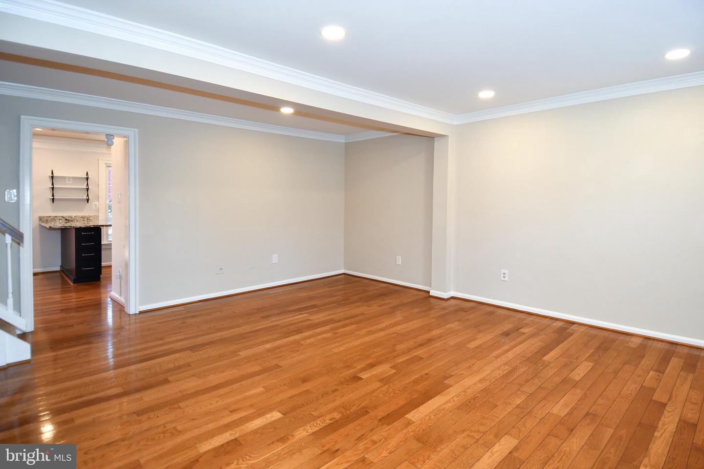 3891 MOHR OAK CT, FAIRFAX, Virginia 22033, 3 Bedrooms Bedrooms, ,3 BathroomsBathrooms,Residential,For sale,3891 MOHR OAK CT,VAFX2285698 MLS # VAFX2285698