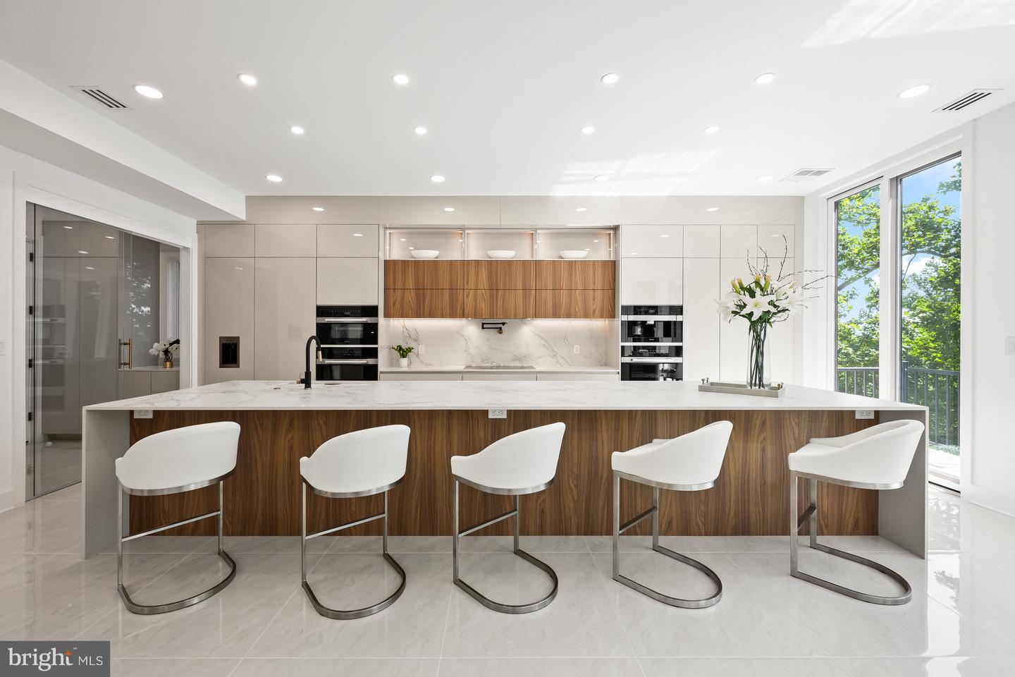 2321 N RICHMOND ST, ARLINGTON, Virginia 22207, 5 Bedrooms Bedrooms, ,5 BathroomsBathrooms,Residential,For sale,2321 N RICHMOND ST,VAAR2067740 MLS # VAAR2067740