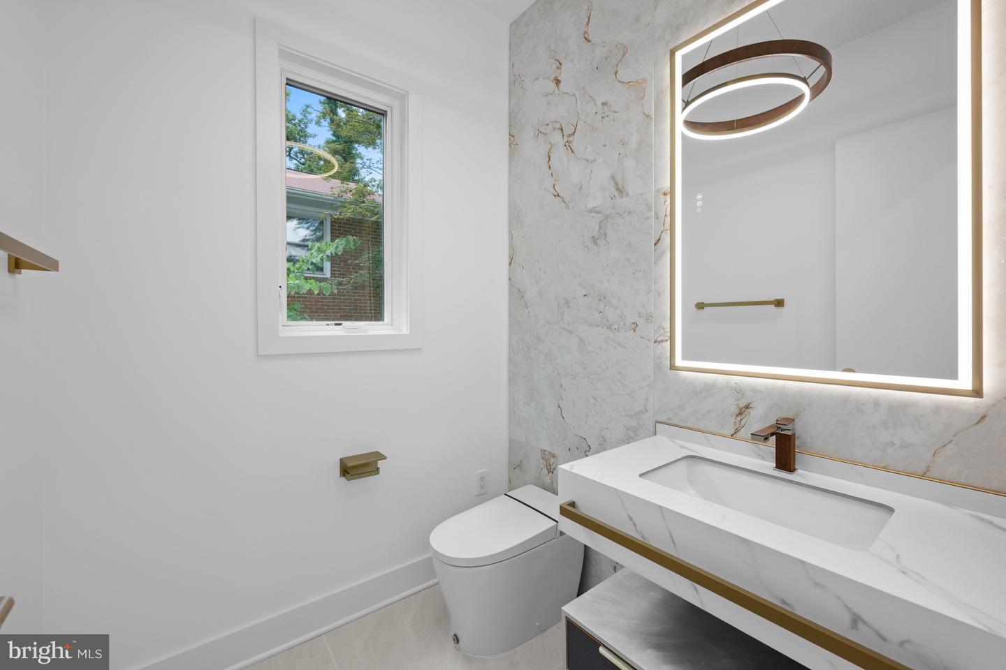 2321 N RICHMOND ST, ARLINGTON, Virginia 22207, 5 Bedrooms Bedrooms, ,5 BathroomsBathrooms,Residential,For sale,2321 N RICHMOND ST,VAAR2067740 MLS # VAAR2067740