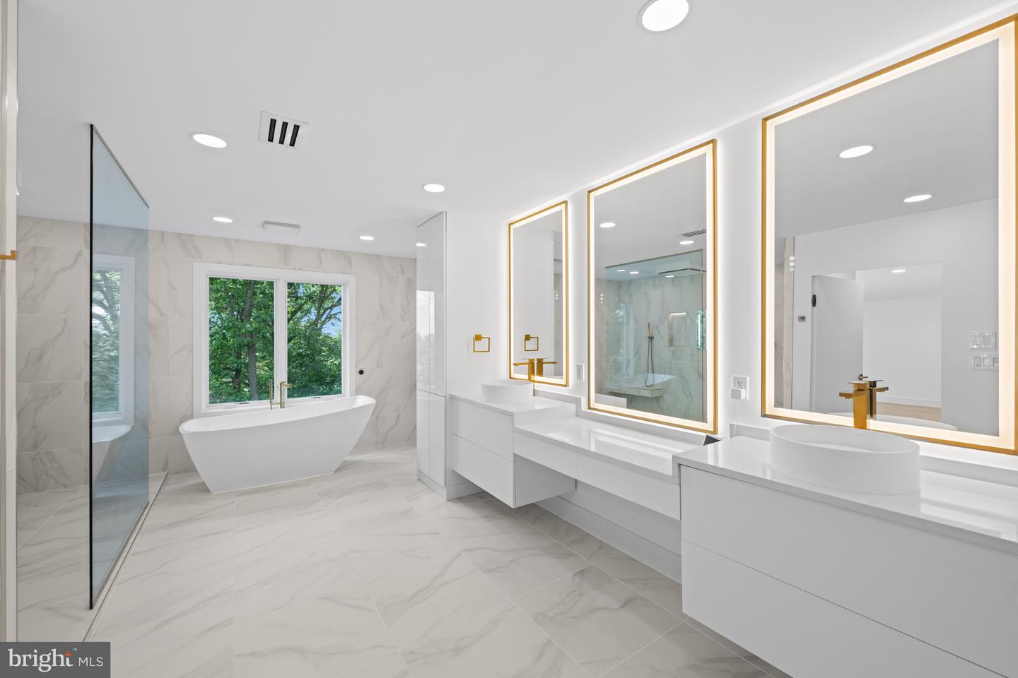 2321 N RICHMOND ST, ARLINGTON, Virginia 22207, 5 Bedrooms Bedrooms, ,5 BathroomsBathrooms,Residential,For sale,2321 N RICHMOND ST,VAAR2067740 MLS # VAAR2067740