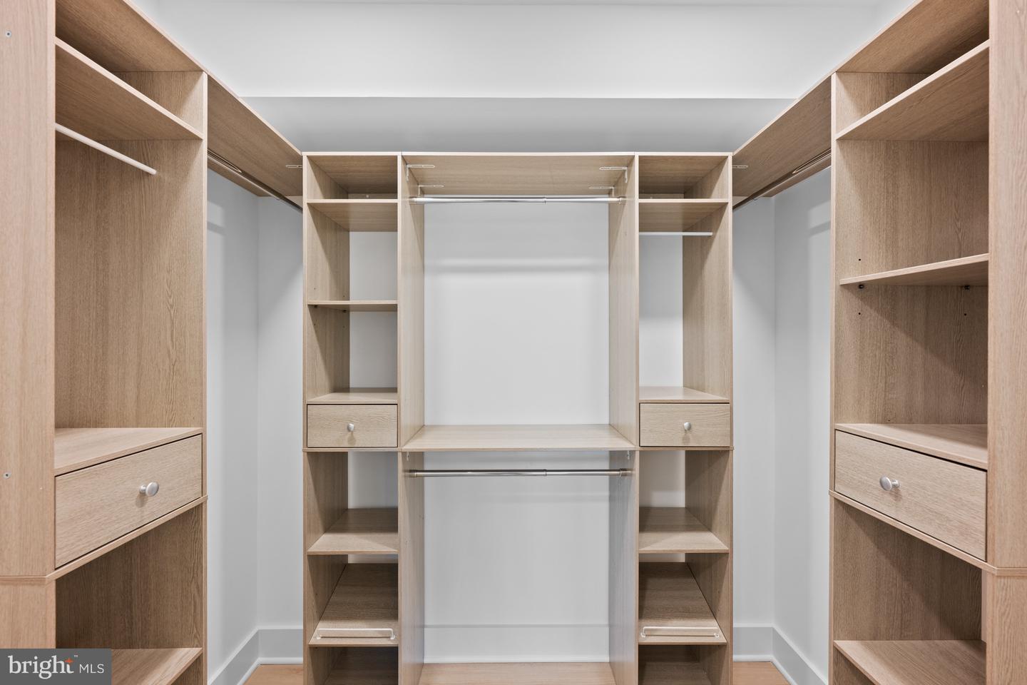 2321 N RICHMOND ST, ARLINGTON, Virginia 22207, 5 Bedrooms Bedrooms, ,5 BathroomsBathrooms,Residential,For sale,2321 N RICHMOND ST,VAAR2067740 MLS # VAAR2067740